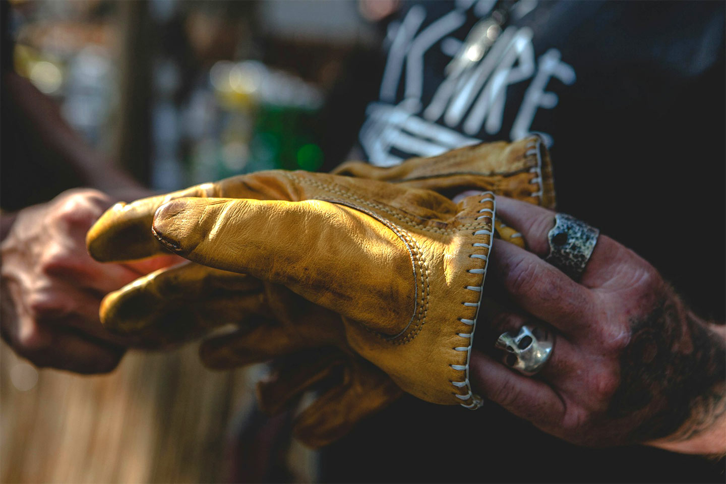 Guanti Gialli da Moto: Un Iconico Simbolo di Stile e Vintage